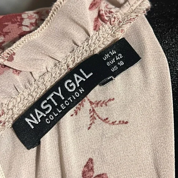 Nasty Gal Tiered Mini Dress. Size 10 - Picture 5 of 7